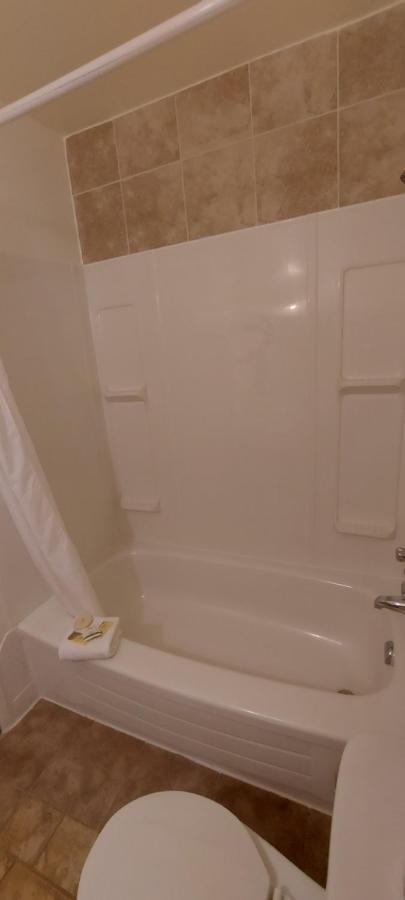 גרנד פורקס Granby River Inn & Suites מראה חיצוני תמונה