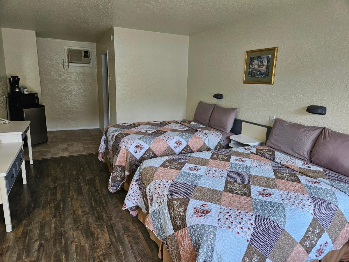 גרנד פורקס Granby River Inn & Suites מראה חיצוני תמונה